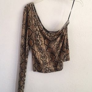 One shoulder snake skin crop top